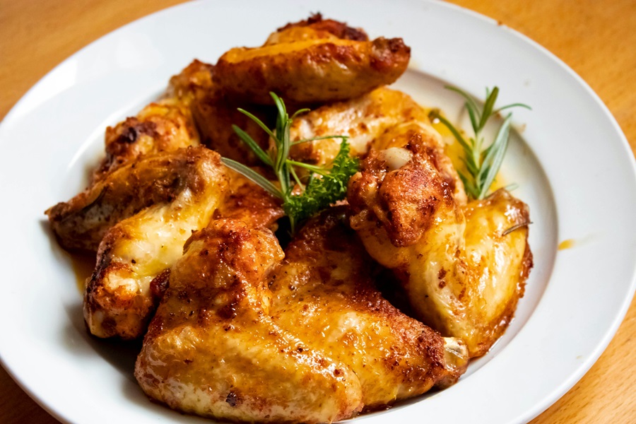 Instant Pot Keto Chicken Recipes {Low Carb Recipes} Close Up of a Plate of Chicken