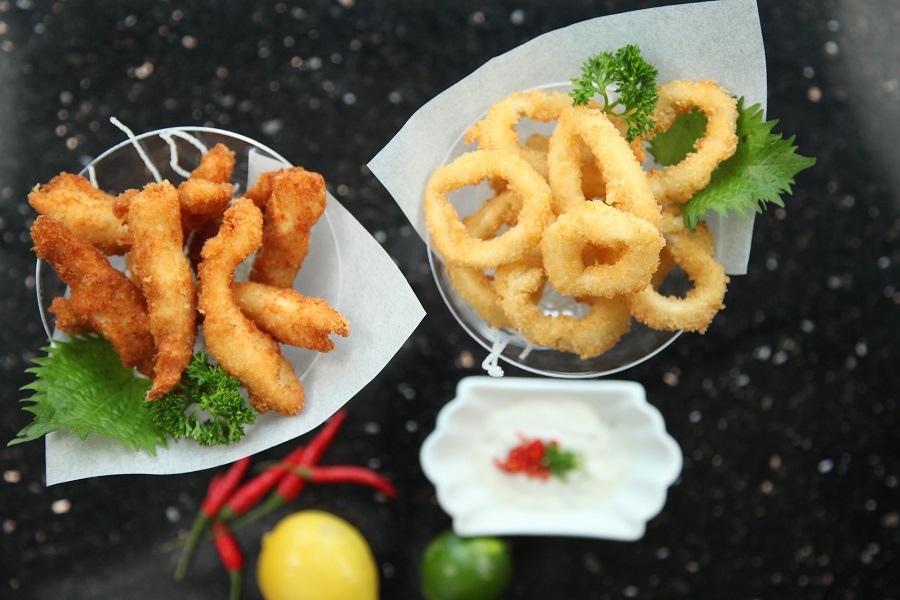The best ketogenic chicken strips recipes fit into your keto diet and give you the ability to eat a classic food you may have thought you'd never enjoy again. Keto Recipes | Keto Chicken Recipes | Low Carb Chicken Recipes | Weight Loss Chicken Recipes | How to Make Healthy Chicken Strips
