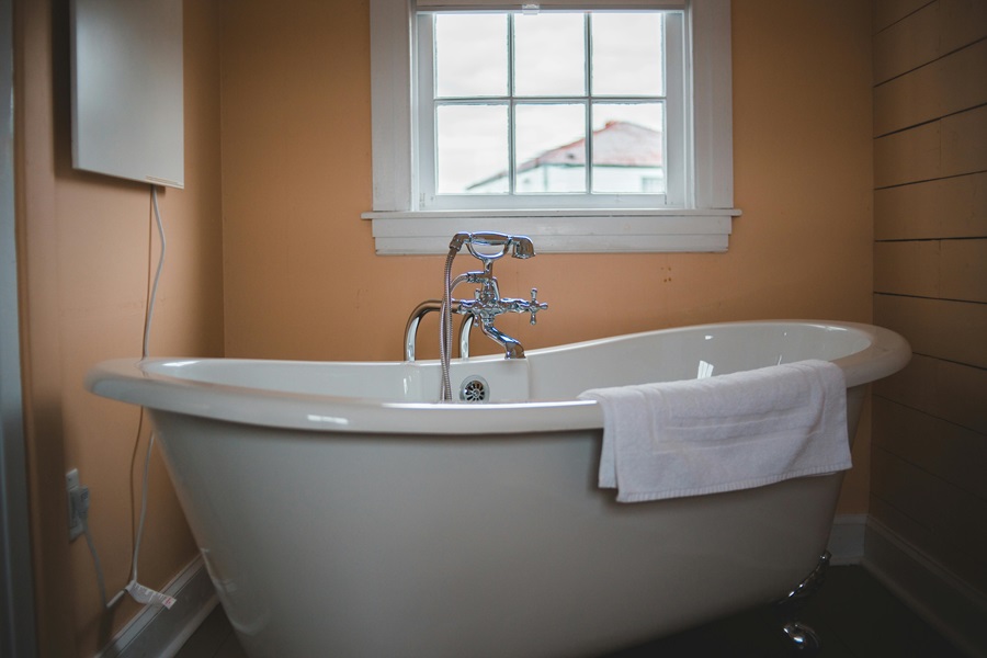 5 April Fools Jokes for Young Kids a Claw-Footed Bathtub in a Bathroom