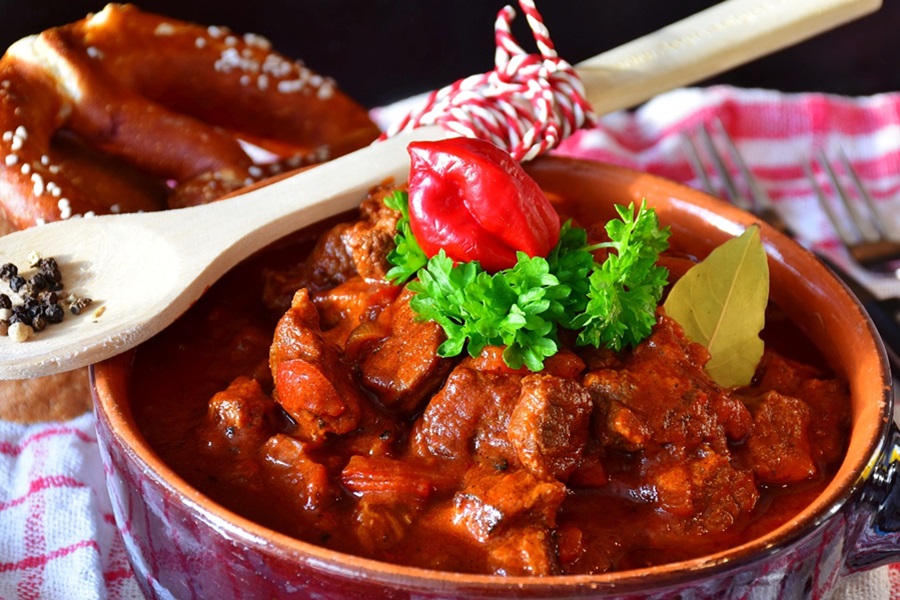 3 Ingredient Recipes Close Up of Beef Tips in a Tomato Sauce